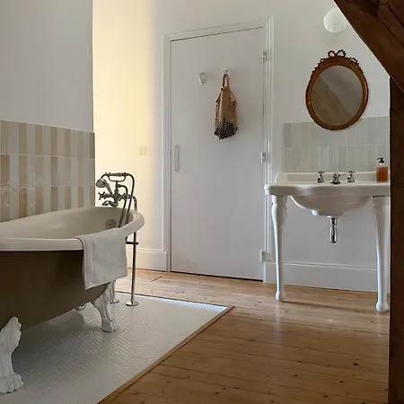 Maison Mansel Bed & Breakfast 3*