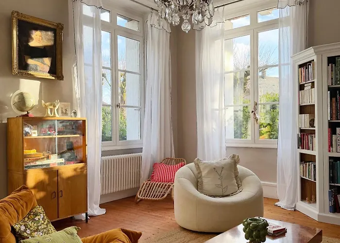 Couette-café Maison Mansel 3*